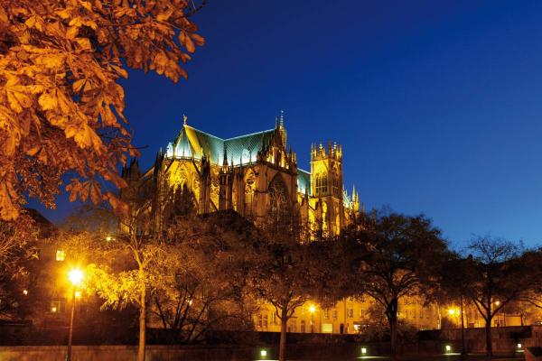 Kathedrale in Metz bei Nacht