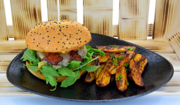 Wendelinushof Premium Burger mit Ofen-Wedges